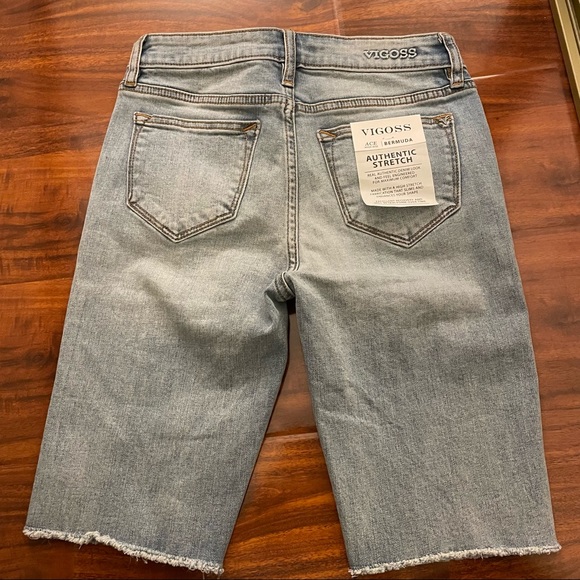 NWT _High waisted High Rise Bermuda .Size 24 - Picture 9 of 9